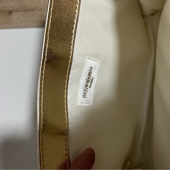 Yves Saint Laurent White and Gold Textured Clutch Parfume Bag - Picture 3 of 4